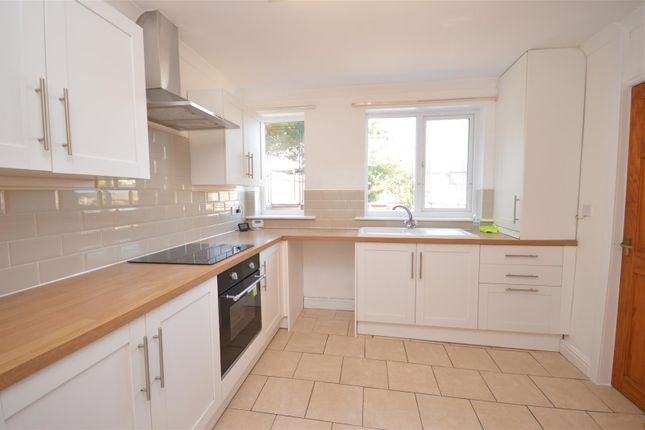 105, Fryston Road, Castleford photo 4