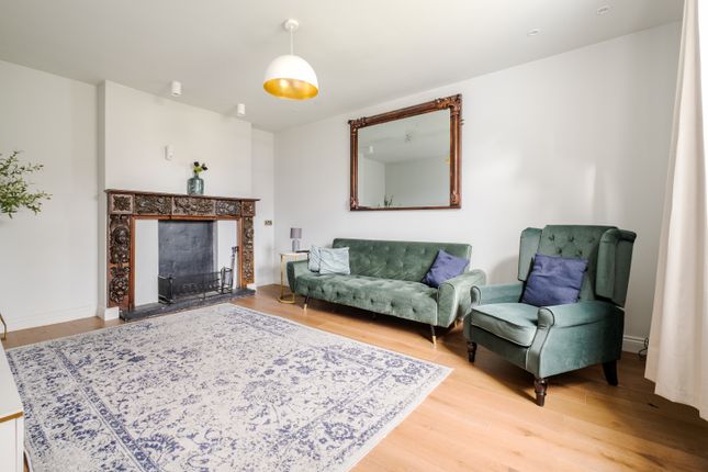 103, St. James Lane, London photo 3