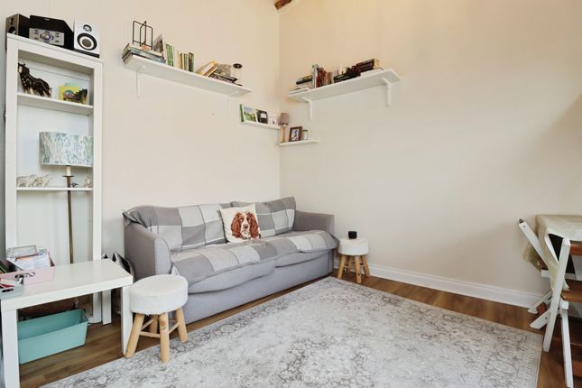 6, Sarjeant Court, Kettering photo 3