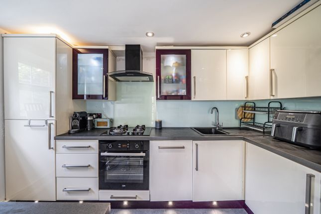 Flat 8, Orchid Court, 130, Preston Road, Wembley photo 3