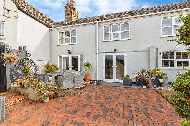 4-bed house on 33, Delph, Peterborough, £300,000