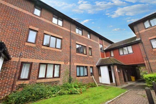 Studio to rent in Pebble Drive, Didcot, Oxfordshire