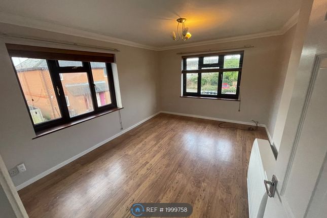 Thumbnail Flat to rent in Regents Court, Southminster