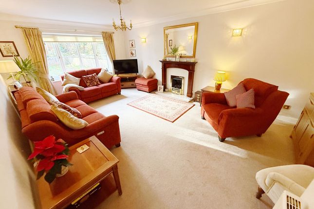 82 Valley Road, Stockport photo 4