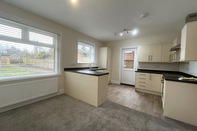 198 Botley Road, Burridge, Southampton photo 2