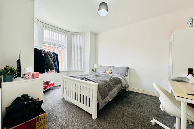 36 Teversal Avenue, Nottingham photo 3