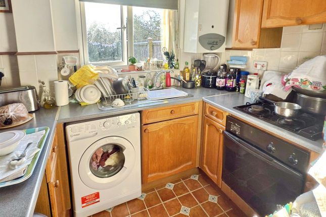 Staplehurst Close, Lowestoft photo 3