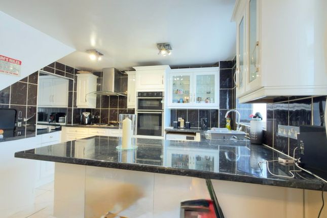 93, Imjin Road, Cheltenham photo 2