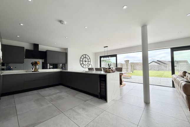 11, Leeds Road, Leeds photo 3
