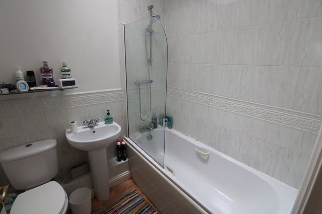 Flat for sale in Connolly Road, Northampton