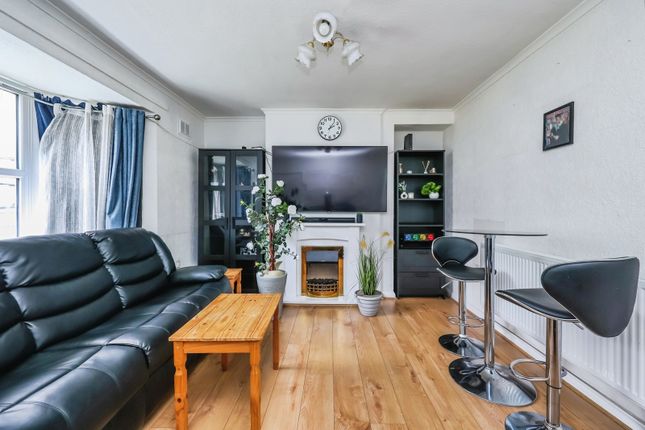 66, Fenton Drive, Nottinghamshire photo 4