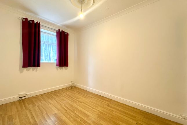 Flat 8, Birmingham photo 4