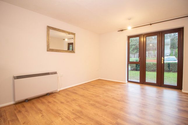 Flat 10, The Gables Ransom Close, Watford photo 2