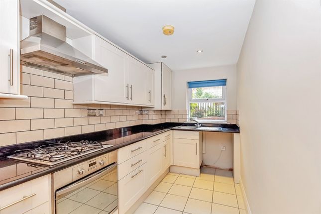 Flat 5, Lillycourt House, 74, Lower Street, Kettering photo 4