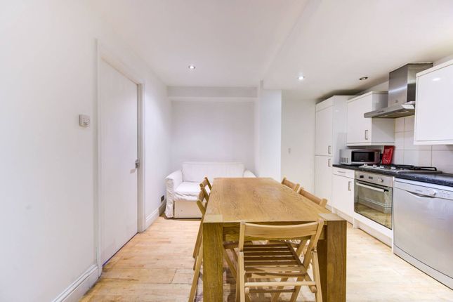 Flat to rent in Collingham Place, South Kensington, London