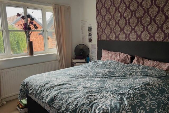 46, LUTON photo 2