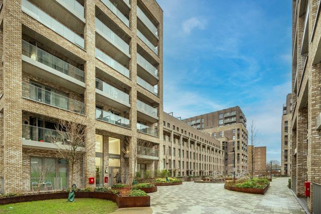 Flat for sale in Chamberlain Court, Upton Park, London