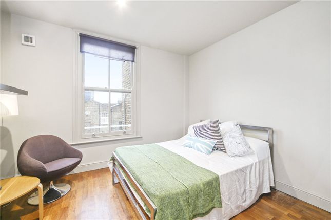 Studio to rent in St Charles Square, London