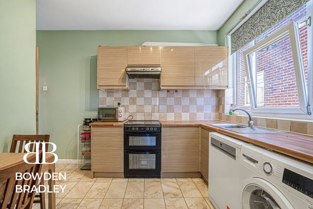 41 Epsom Road, Seven Kings photo 4