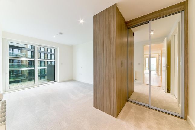 Flat 1606 Norton House, Duke of Wellington Avenue, London photo 4