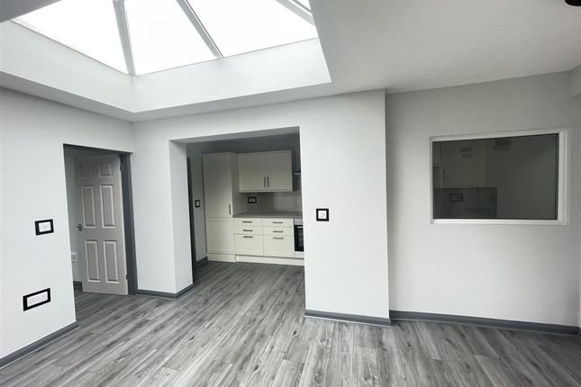 37b Springfield Road, Loughborough photo 2
