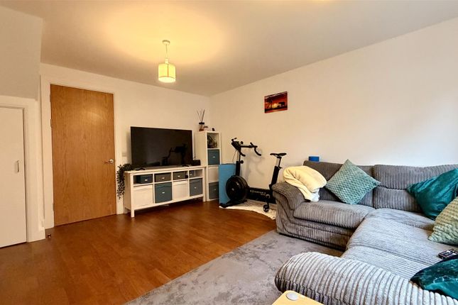 2 Eden Place, London Road, Cheam photo 3