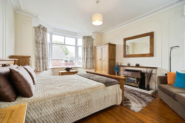24, Whinfield, Leeds photo 4