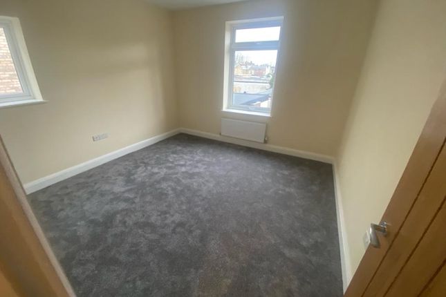 Duplex to rent in Lampton Road, Hounslow