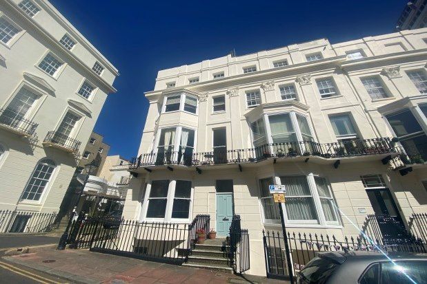 Thumbnail Flat to rent in 10 Cavendish Place, Brighton