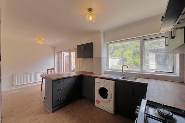 143, Cheyne Way, Farnborough photo 4