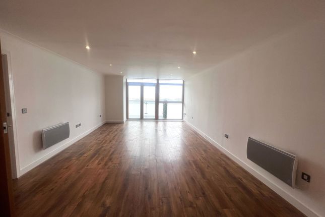 Flat to rent in Midway Quay, Eastbourne