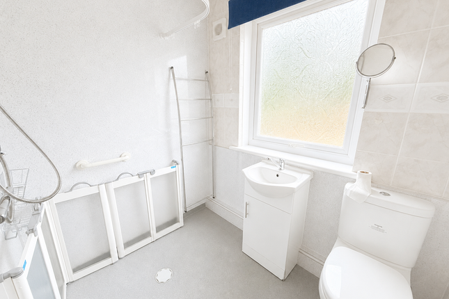 15, Younger Place, Beattock photo 5