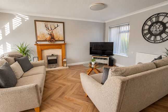 6 Oak Tree Close, Upottery, Honiton photo 4