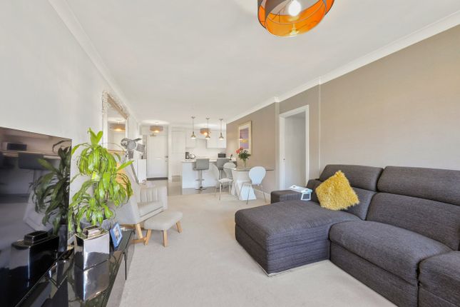 30, High Point, WEYBRIDGE photo 3
