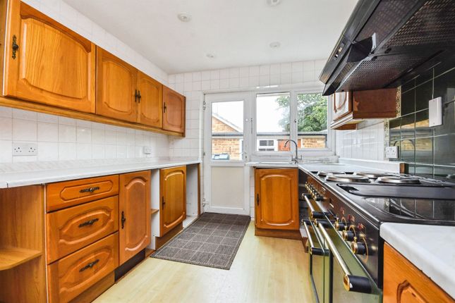 62, Butlers Way, Halstead photo 4