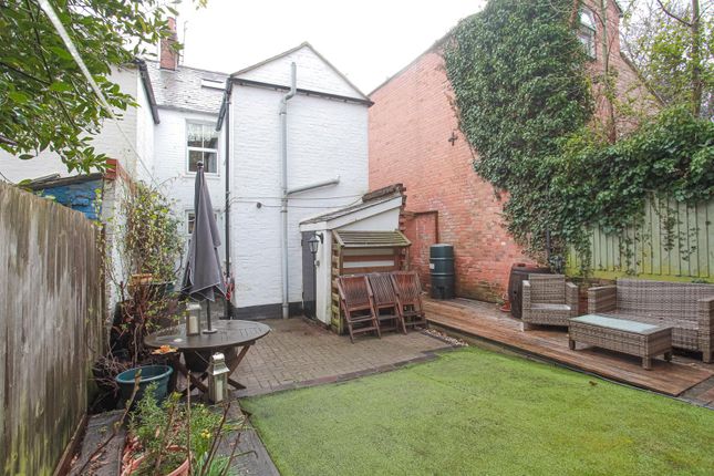 End terrace house for sale in Marlborough Place, Banbury