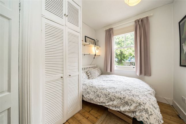 Flat for sale in Franciscan Road, London