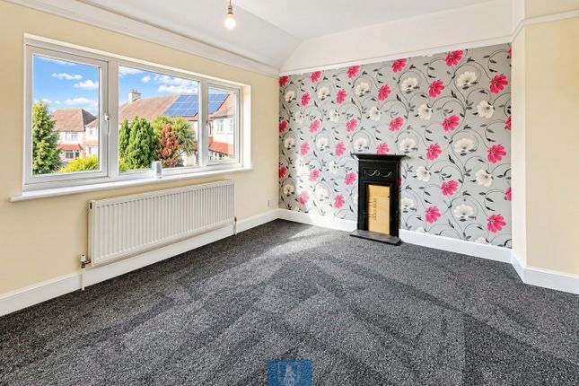 24, Farm Close, Coventry photo 4