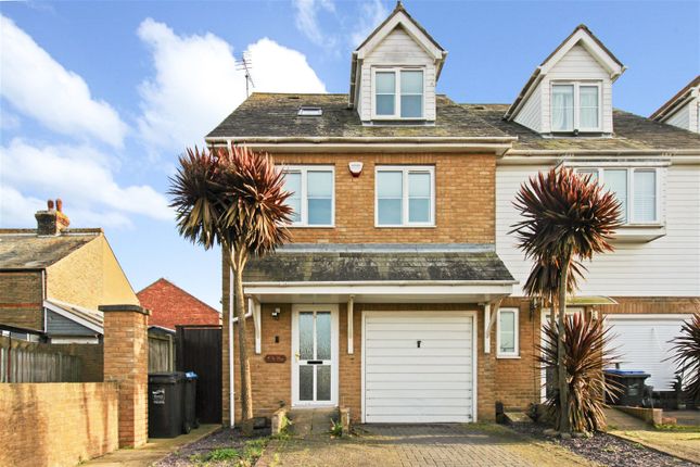 Town house for sale in Kingfisher Close, Margate