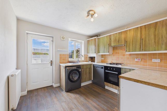 25, Robinia Drive, Hull photo 4