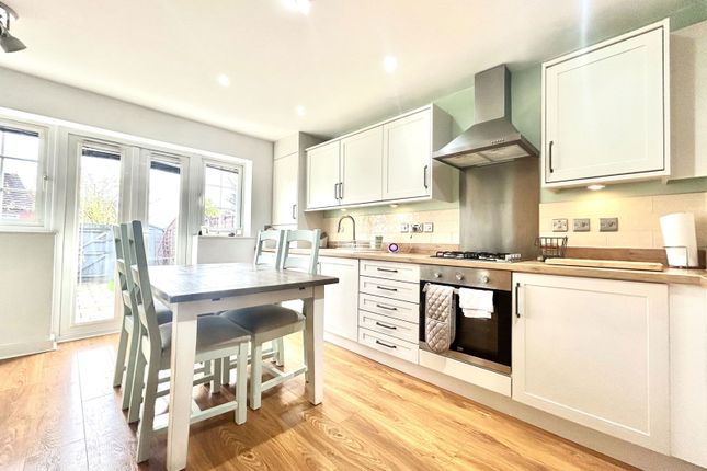 4, Donnington Court, Dudley photo 3