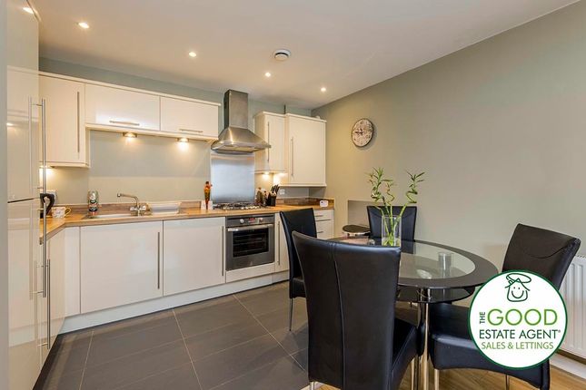 3 Sheen Gardens, Heald Green photo 4