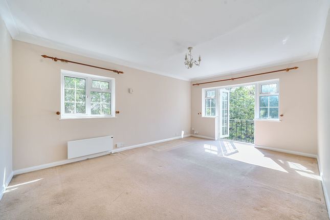8 Ebbisham Court Dorking Road, Epsom photo 2