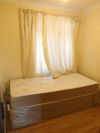 38A, Drayton Gardens, West Drayton photo 3