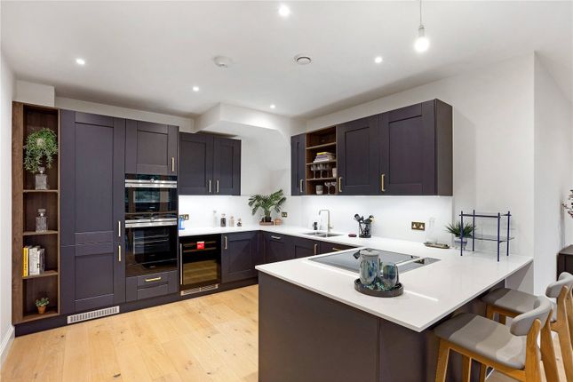 Flat 1, Wrest House,, The Claves, Millbrook Park photo 4