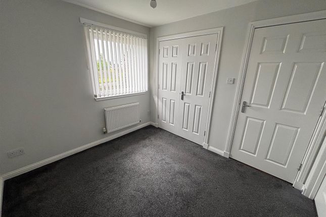 61, Millhall Court, Airdrie photo 3