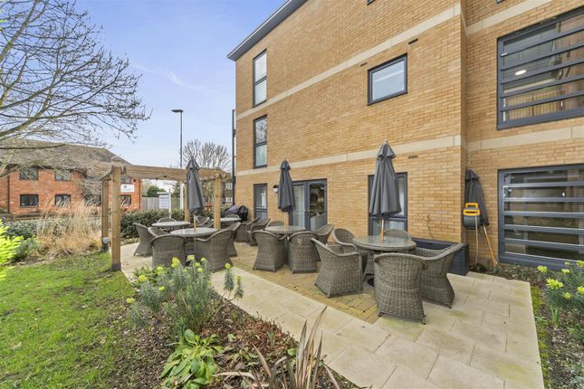 Thumbnail Flat for sale in Turner Place, The Moors, Thatcham