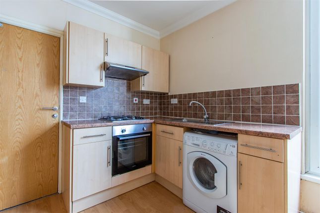Flat 2, 84, Connaught Road, Cardiff photo 2