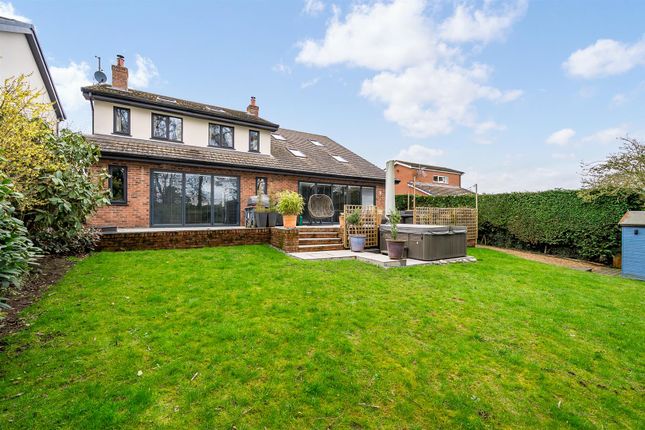 15, Lymewood Drive, Stockport photo 2