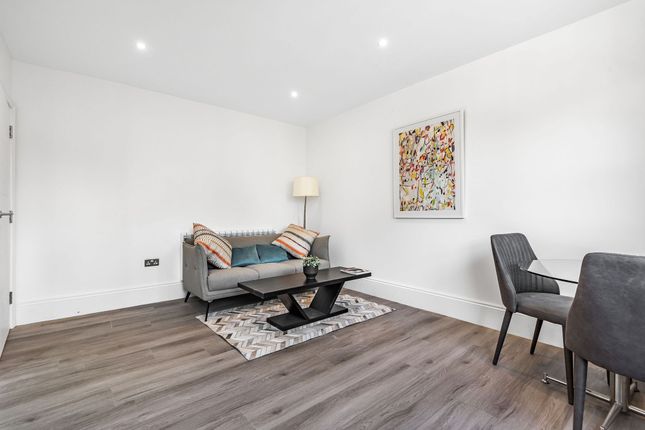 Apt 2, Station House, Ashtead photo 2